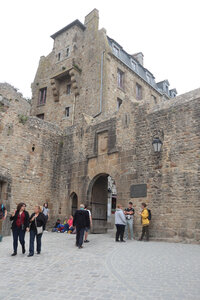 2023 09 19 De Saint-Quentin-sur-le-Homme au Mont-Saint-Michel, IMG_5940 La porte du Boulevard